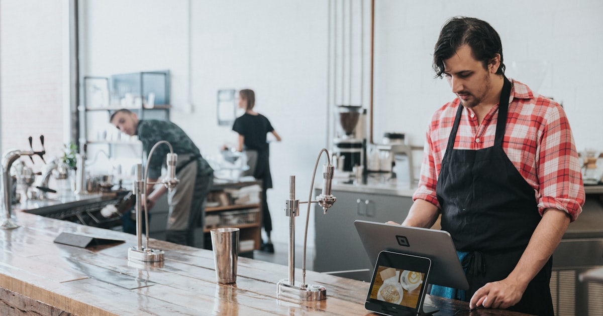 Fotos de Produtos para Vender Mais: Como Fotografar com Celular e Converter